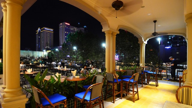 Rooftop Garden Bar_resize
