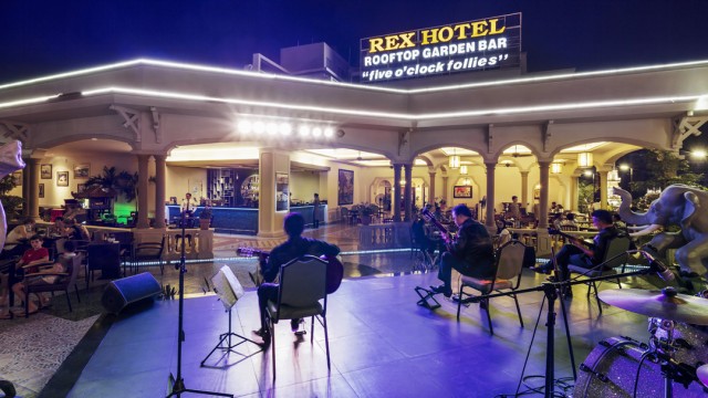 Rooftop Garden Bar (3)
